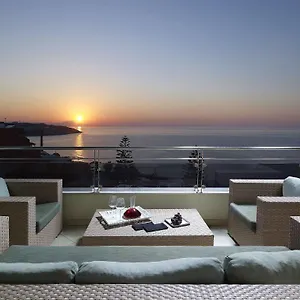 Macaris & Hotel
